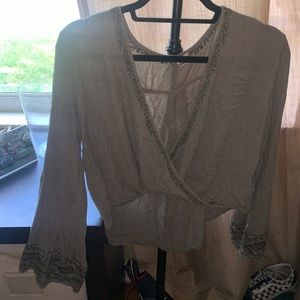 Long sleeve green/gray cropped shirt!